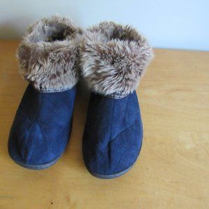 Isotoner Wmn's 9.5-10 M Nordic Navy Faux Fur Booti